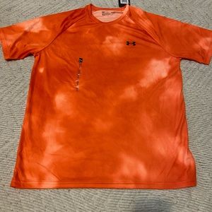 NWT Women’s Under Armour shirt Large